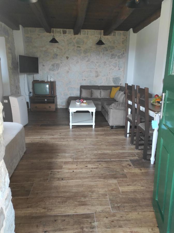 Rustic Stone House Villa Bar Exterior photo