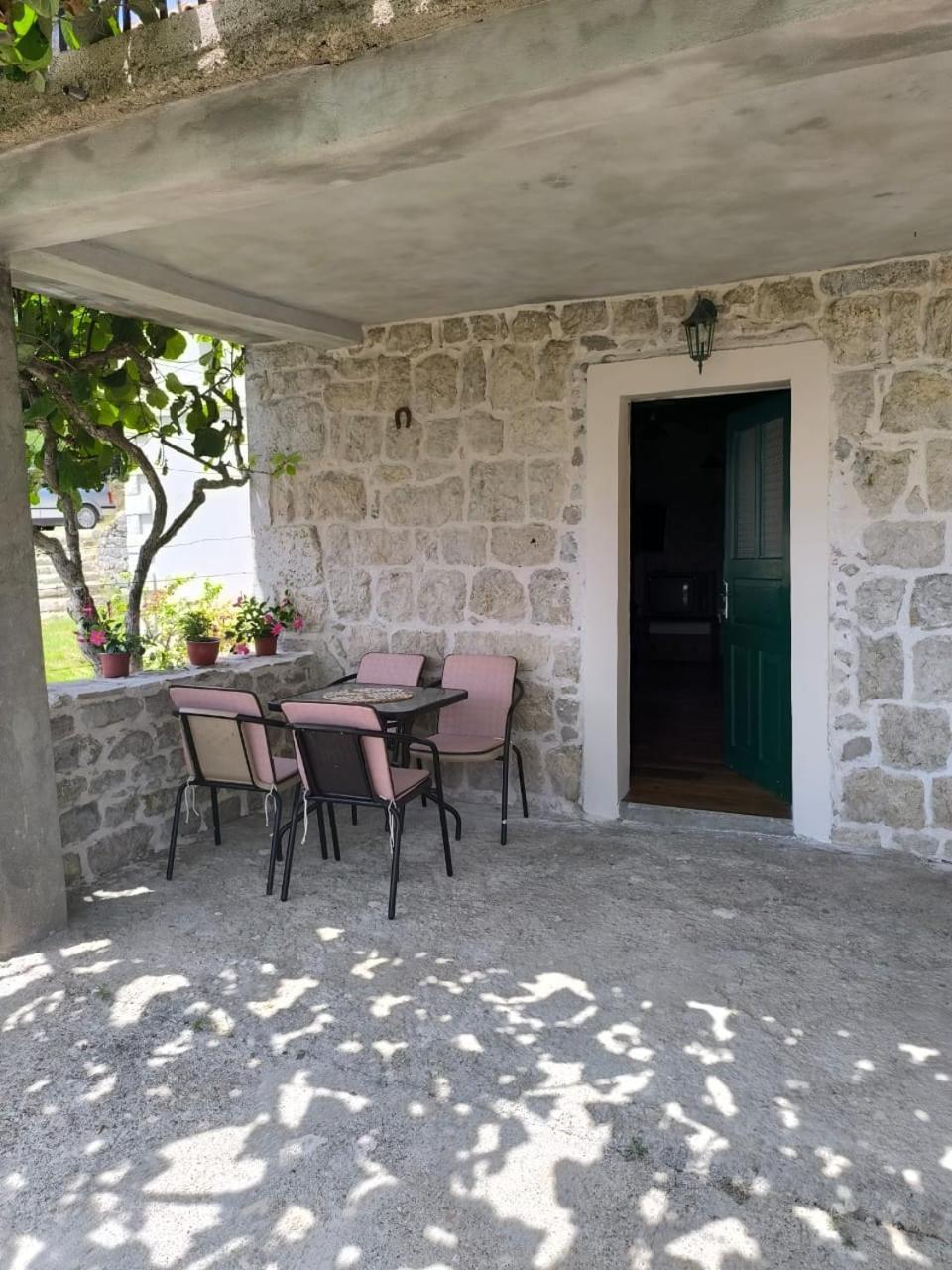 Rustic Stone House Villa Bar Exterior photo