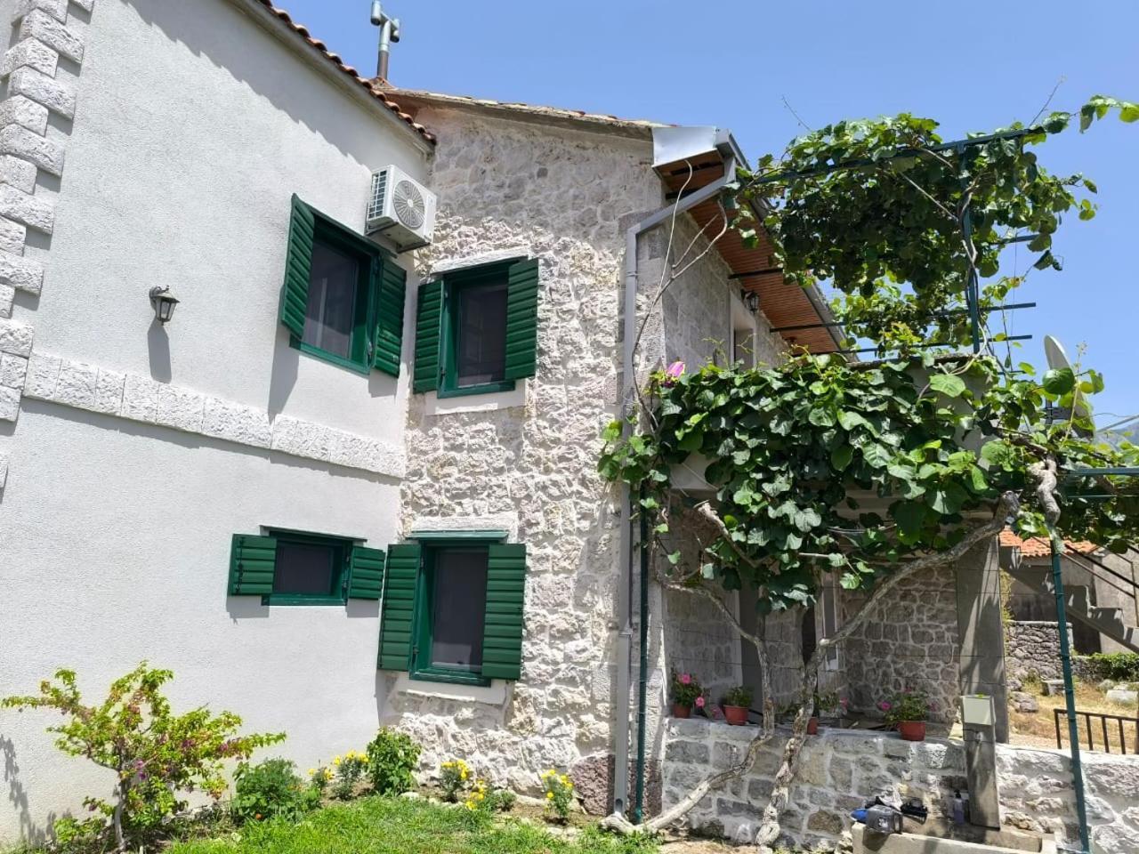 Rustic Stone House Villa Bar Exterior photo