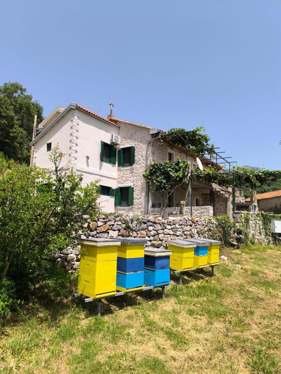 Rustic Stone House Villa Bar Exterior photo